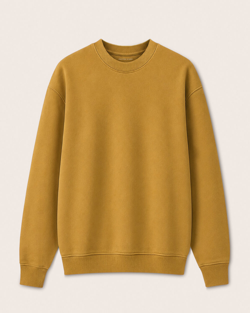 BILLOW Sweatshirt von CALYPSO GIANO in Ochre als Produktfreisteller auf hellem Hintergrund.